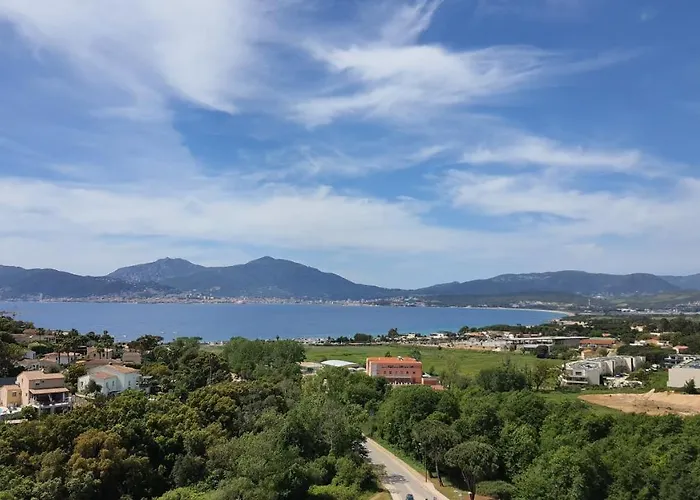 - Casa Corsa Porticcio (Corsica)